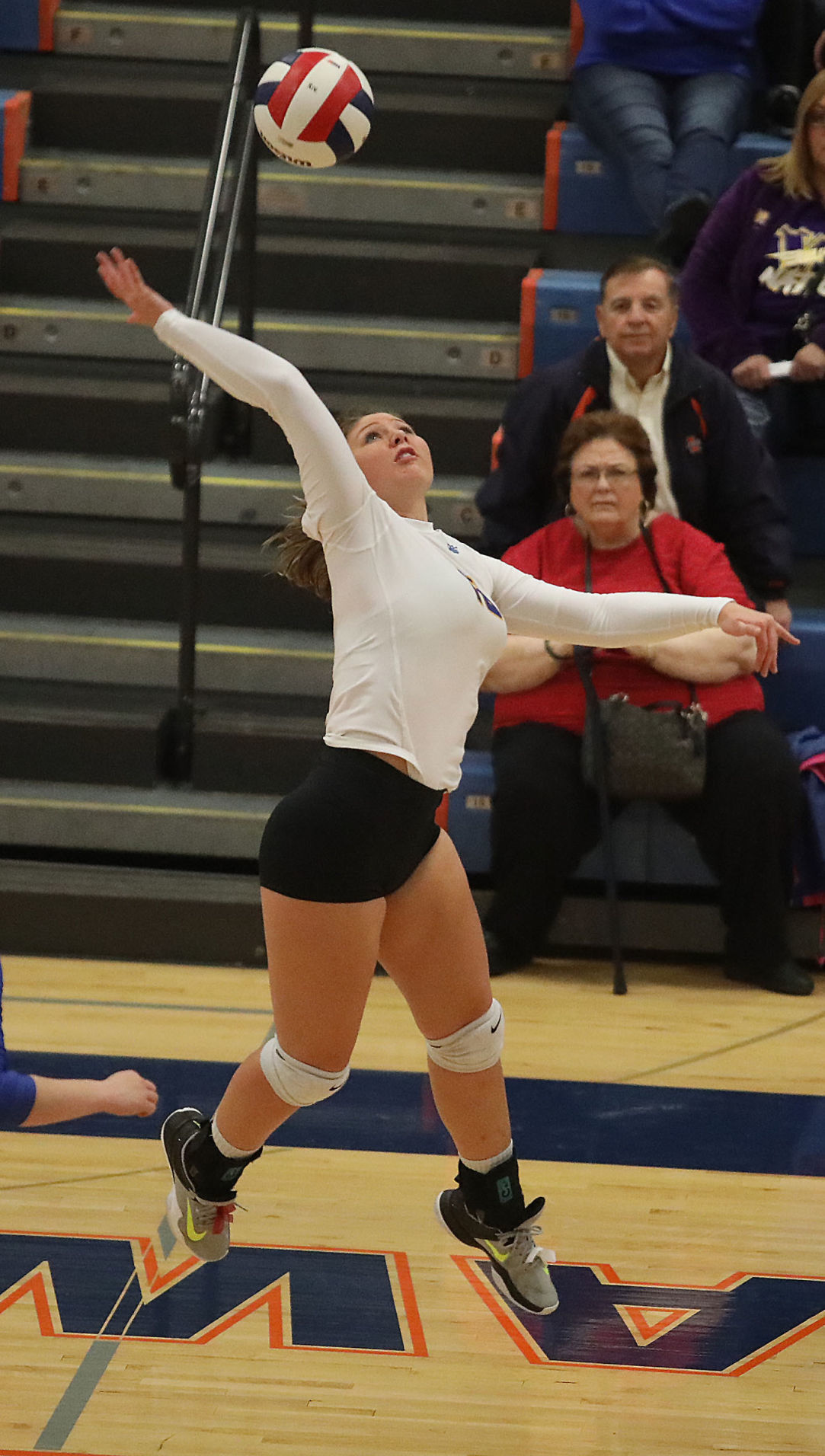 Maroa Forsyth vs New Berlin volleyball 25 10.29.18.jpg